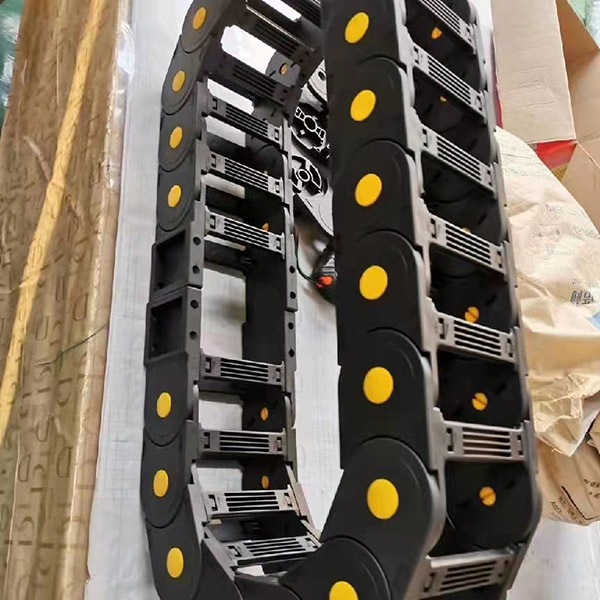 H35黃點(diǎn)加強(qiáng)型尼龍拖鏈